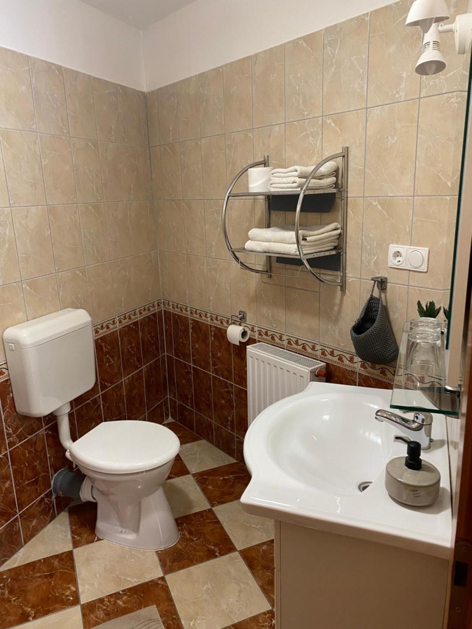 Ambrózia Guesthouse Nagykanizsa Eksteriør billede