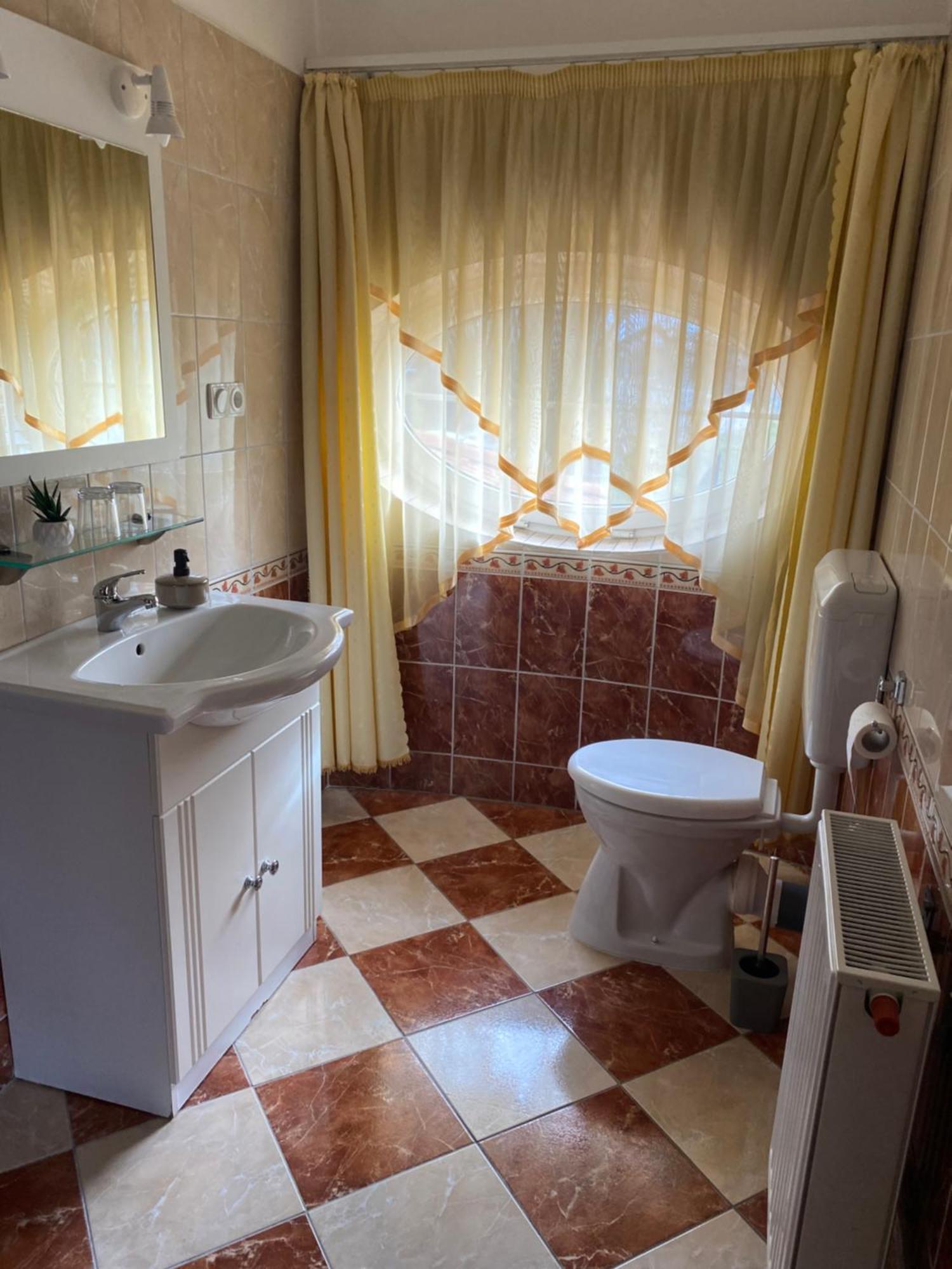 Ambrózia Guesthouse Nagykanizsa Eksteriør billede